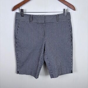 Ann Taylor‎ Seersucker Shorts Devin Fit Striped Casual Navy Blue White Size 2